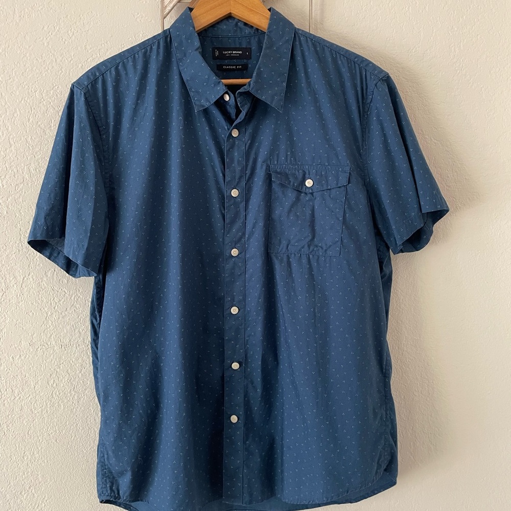 Lucky Brand classic fit button down collared shirt